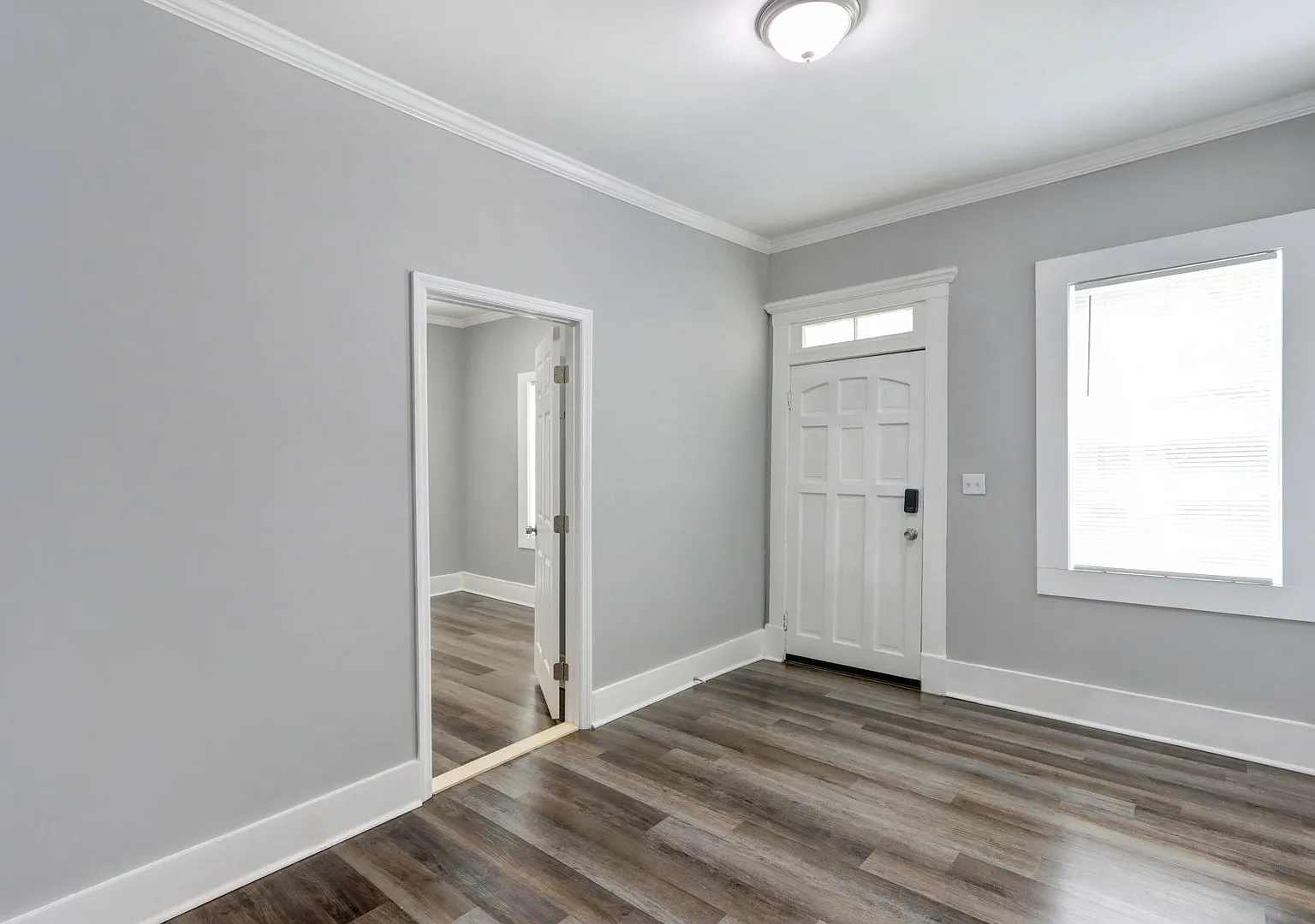 Large 3BR/1BA Downtown Savannah Home For Rent — Photo 4