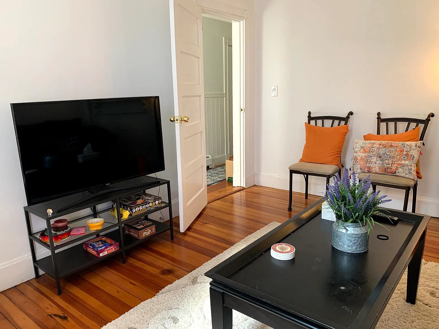 2 bed, 850 sqft, $3,200 — Photo 2
