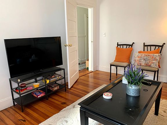 2nd image of 104 Pine St #104