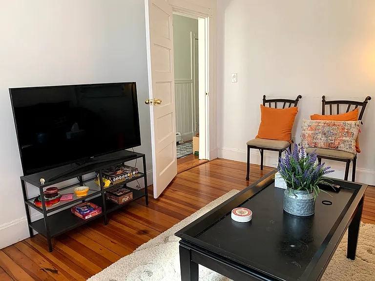 104 Pine St #1 — Photo 6