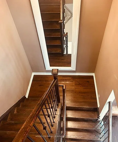 3 Lindyfalls Dr #UPPER LEVEL — Photo 27