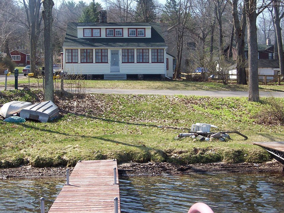 2nd image of 547 W Lake St