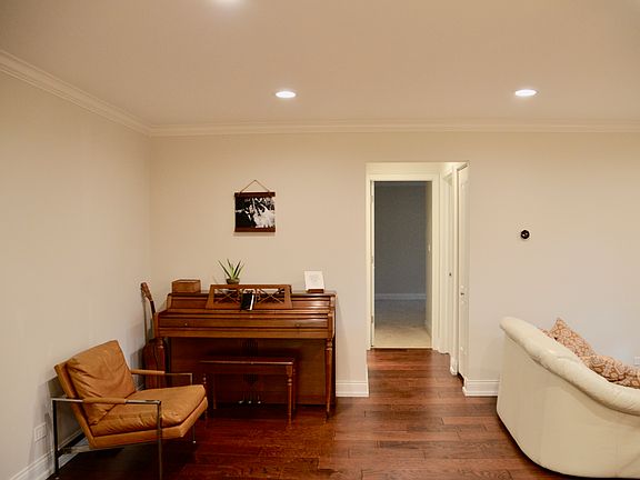3rd image of 2075 Creekside Dr APT 1-3
