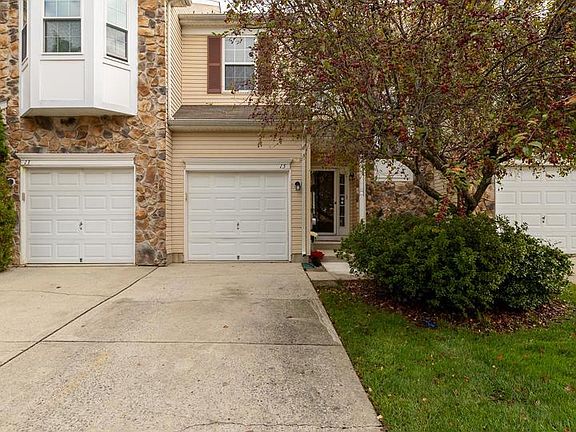2nd image of 15 Wyndham Ct