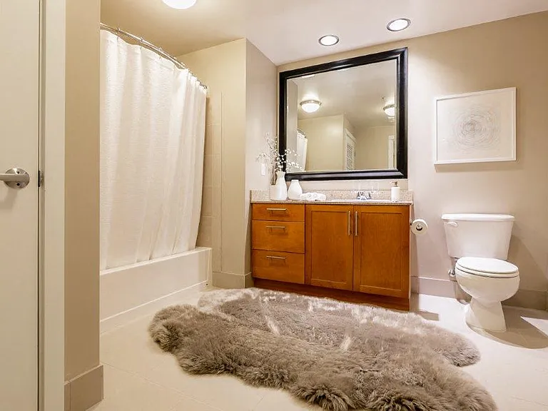 The Mercer Apartment Homes — Photo 12