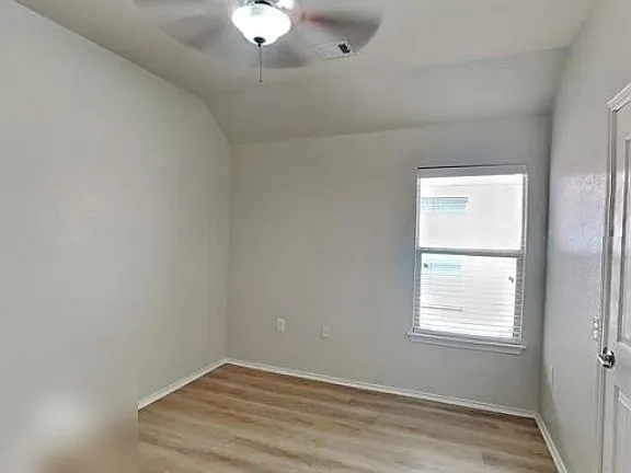 5833 Zachary Scott St — Photo 18