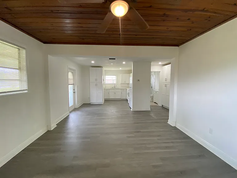 3004 Hambleton Ave — Photo 1