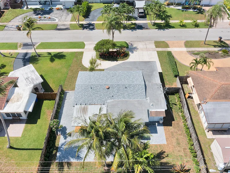 921 SE 15th Ct — Photo 36