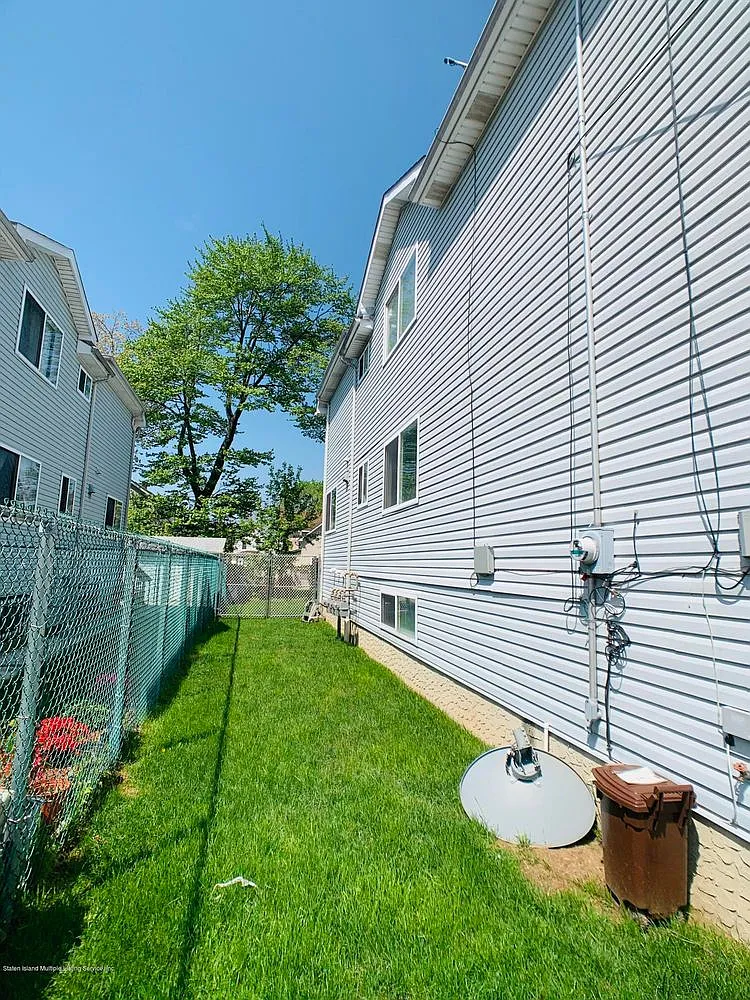 Building Photo - 142 Bruckner Ave