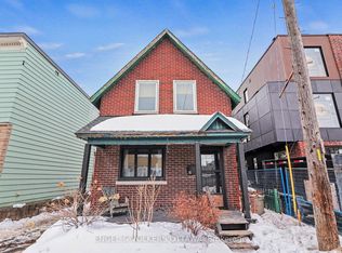 86 Pinhey St, Ottawa, ON K1Y1T4