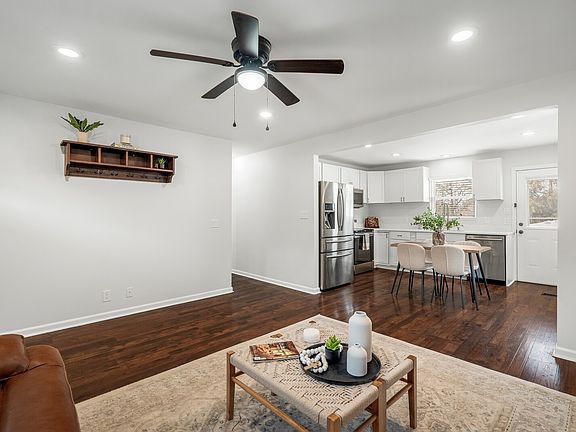 4th image of 2741 Buena Vista Pike