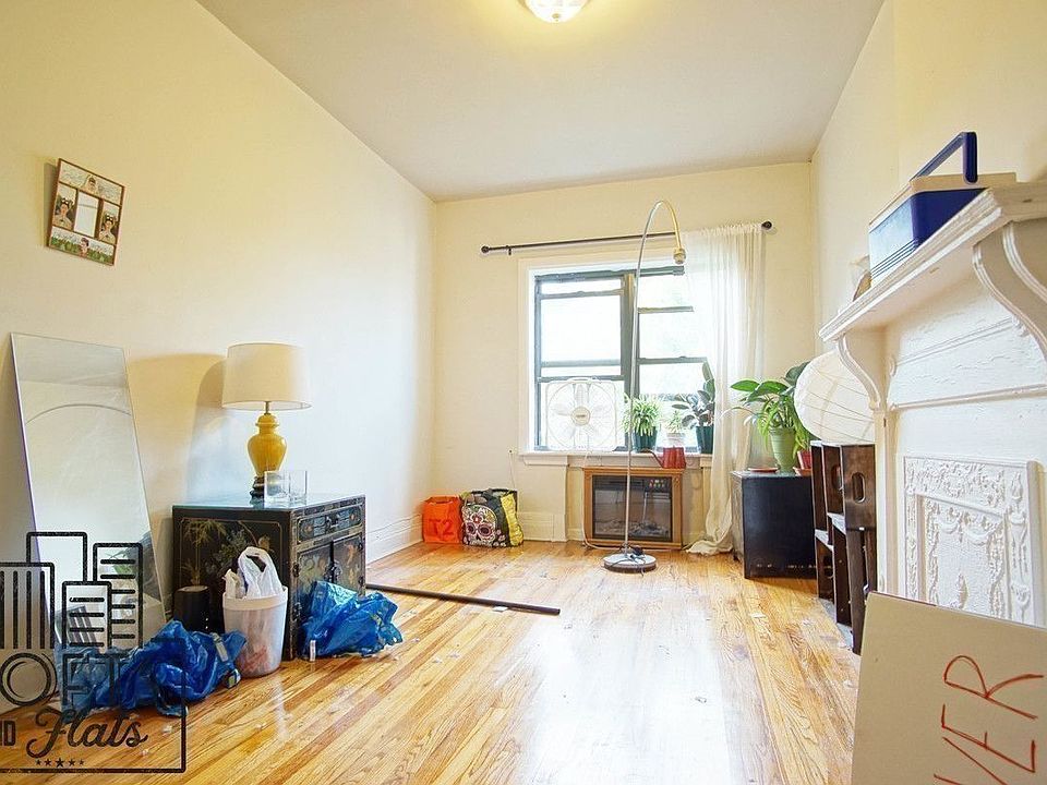 1st image of 851 Lincoln Pl #4L