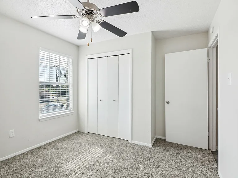 W Kirby St-014