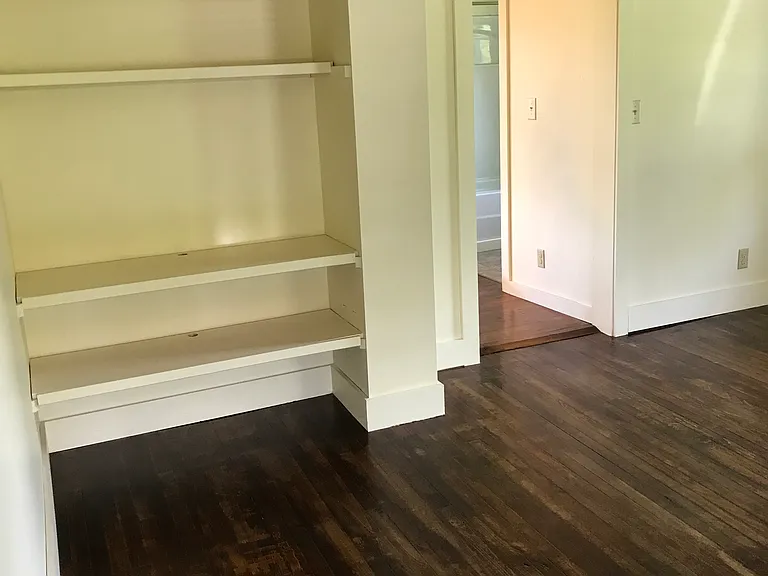 6514 Creek Rd — Photo 11