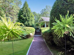 31 Red Creek Cir, Hampton Bays, NY 11946