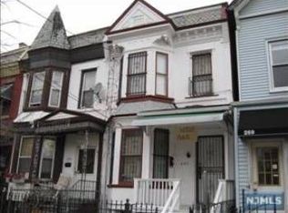 271 6th Ave W, Newark, NJ 07107