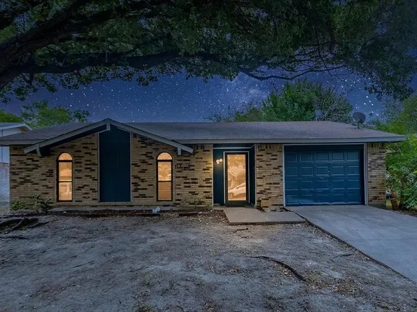 2633 Santa Anna Dr, Grand Prairie, TX 75052