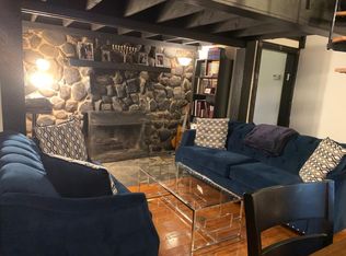 2 Wildwood Dr, Great Neck, NY 11024