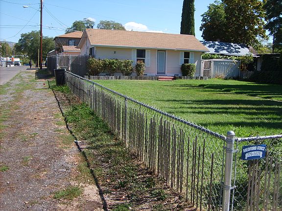 Manzanita St view