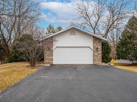 2nd image of 2354 Butternut Bnd