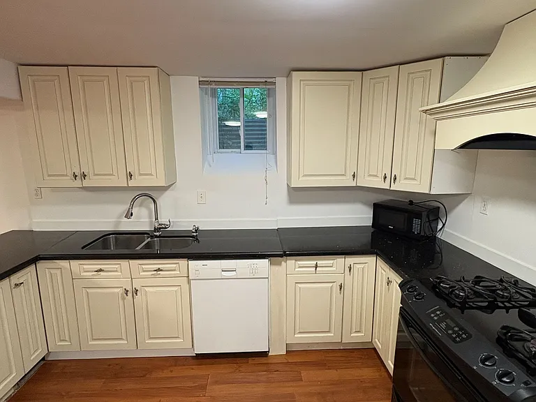 48 Londonderry Dr #BASEMENT — Photo 5