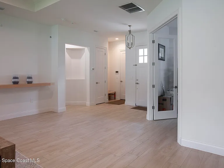 4305 Negal Cir — Photo 12