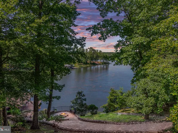 243 Campbell Ln, Mineral, VA 23117