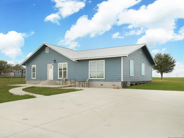 20735 SENIOR RD, Von Ormy, TX 78073