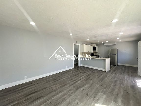 4th image of 3915 43rd Ave APT E