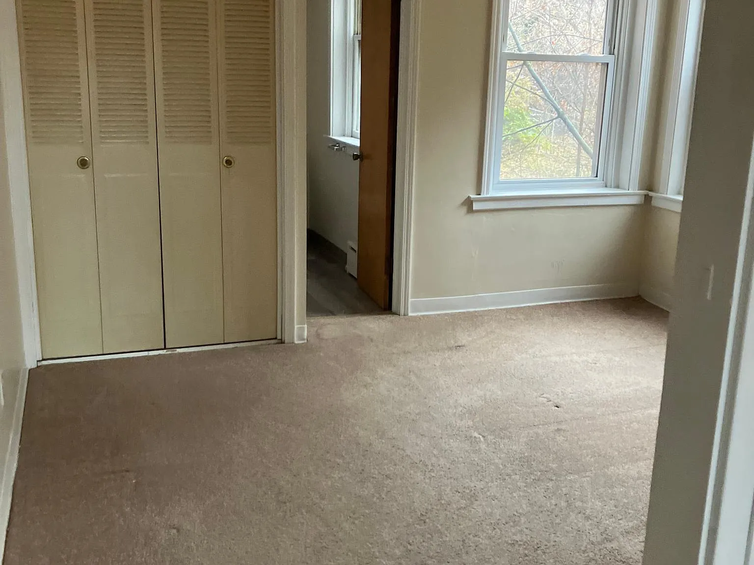 37 N Bryant Ave — Photo 4
