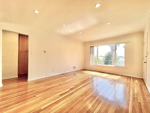 4th image of 1227 N Harper Ave APT 20