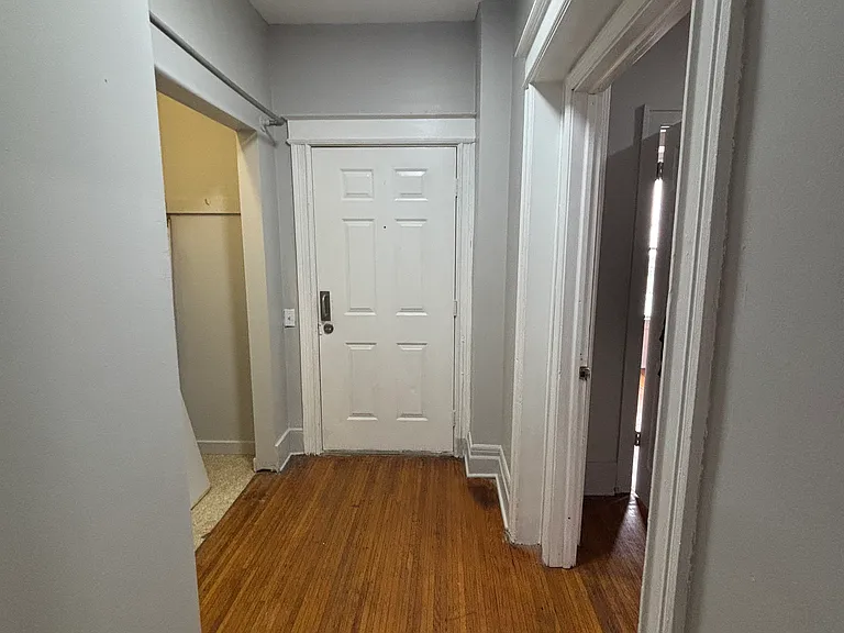 1601-1603 E Main St #4 — Photo 9