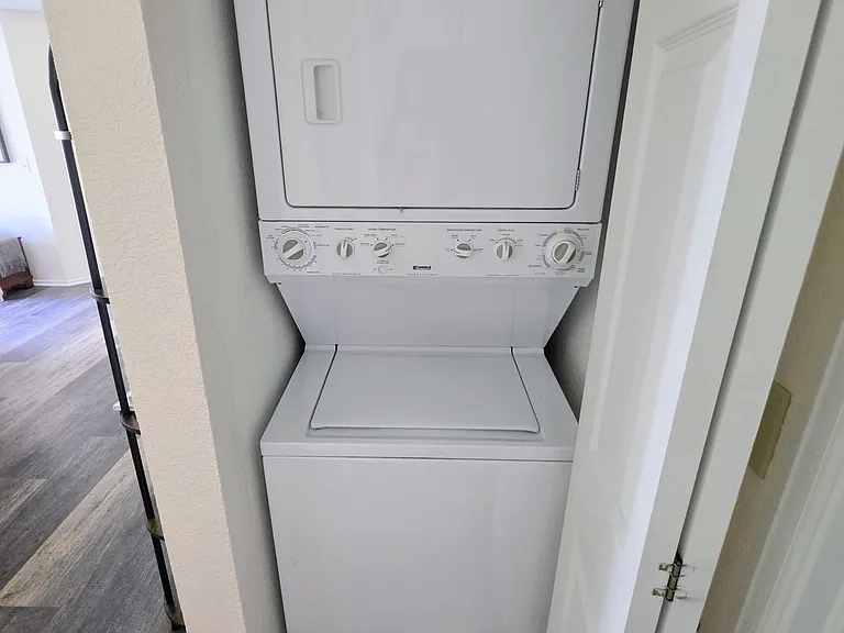 Washer dryer in unit