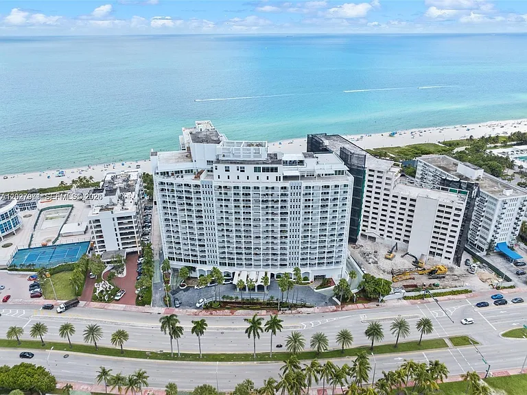 5401 Collins Ave #807 — Photo 40