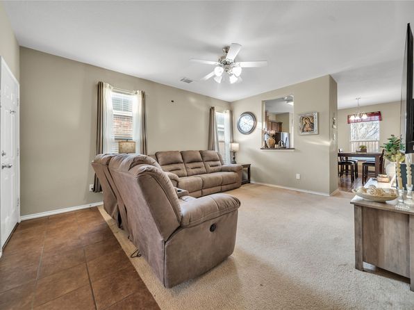 4011 Ridgetop Dr, Heartland, TX 75126