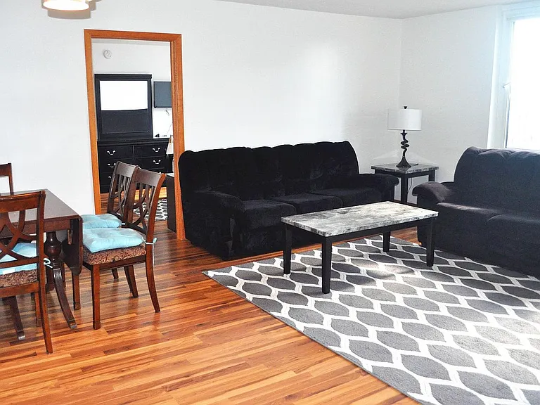 220 Broadway Ave S #1111 — Photo 5
