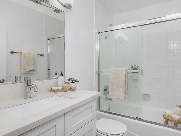7705 Hampton Ave Property — Photo 8
