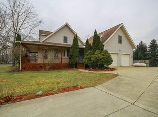 15757 Oakshore Dr, Three Rivers, MI 49093