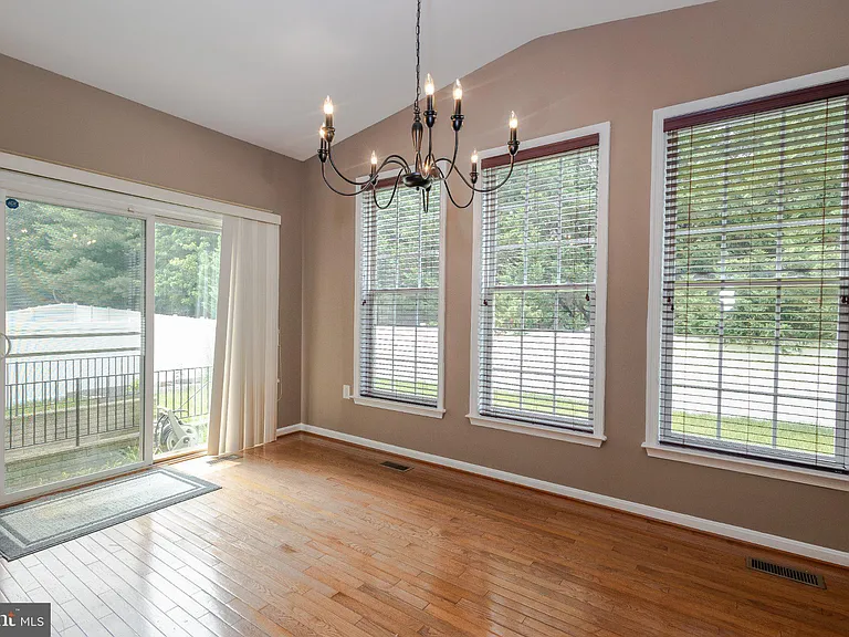 105 Ticonderoga Dr — Photo 11