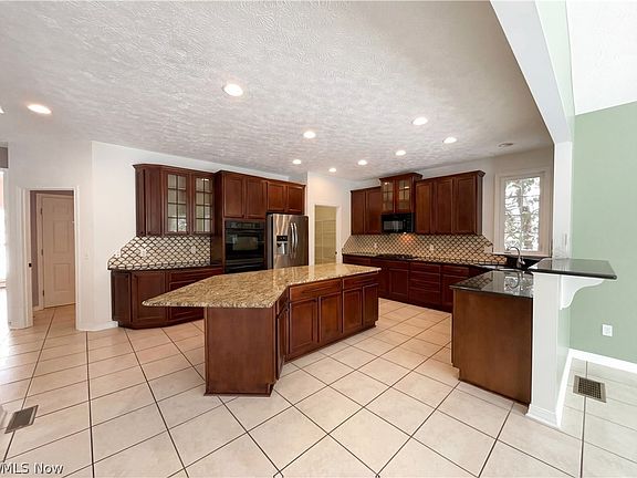 2nd image of 5198 Fairington Ave