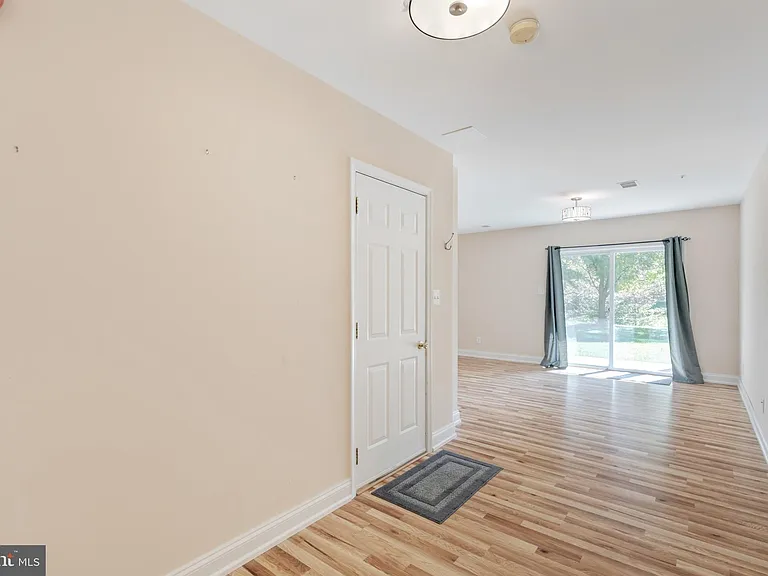 237 Jefferson Ave — Photo 22