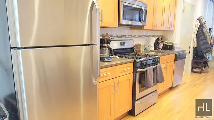 Rented by Highline Residential | media 28