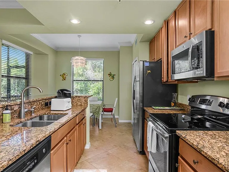 9832 Venezia Cir #1013 — Photo 14