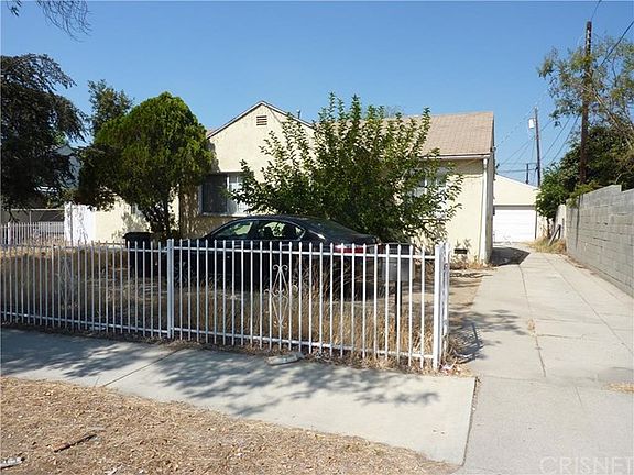 4th image of 7547 Camellia Ave