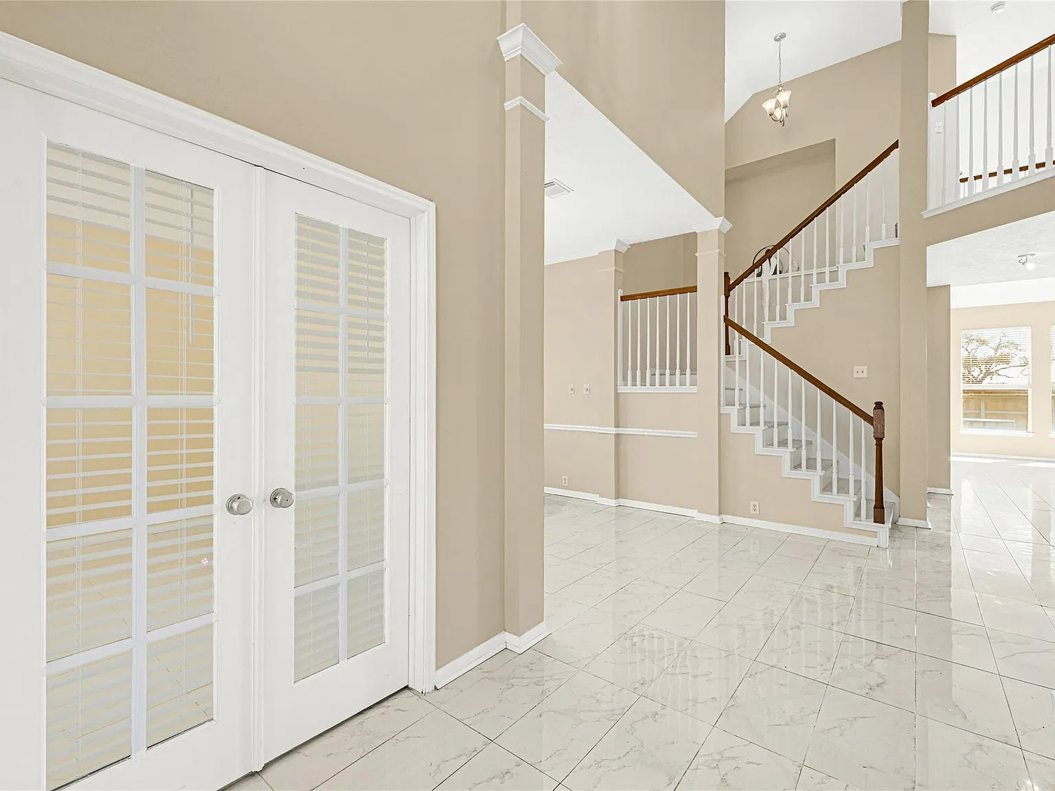 4 bed, 2.5 bath, 2722 sqft, $3,000 — Photo 3