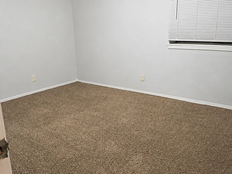 1224 E Selma St — Photo 4