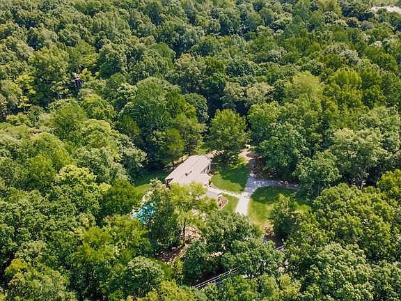 3rd image of 3101 Flint Ridge Rd
