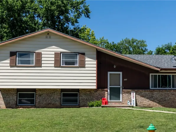 110 E Maxwelton Dr, Des Moines, IA 50315