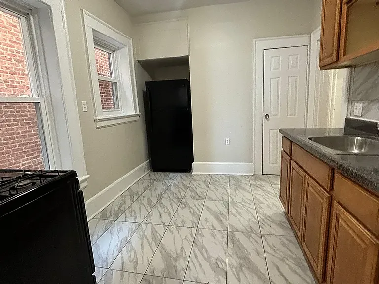 220 Roseville Ave #5D — Photo 2