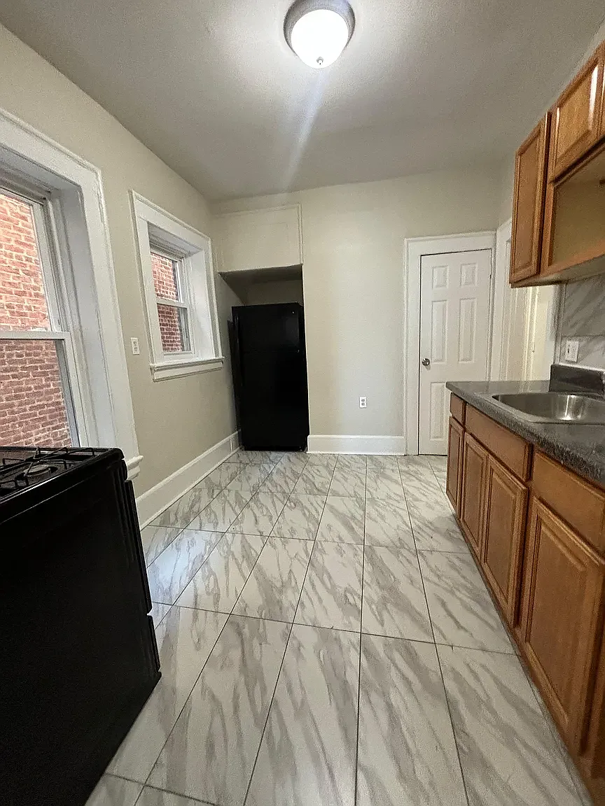 Building Photo - 220 Roseville Ave #5D